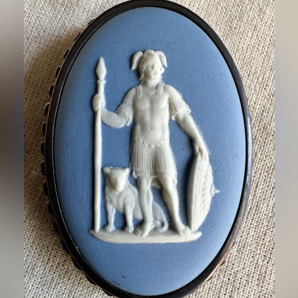 Large Vintage Wedgwood Jasperware Brooch Aries God of war on blue background - Picture 14 of 14